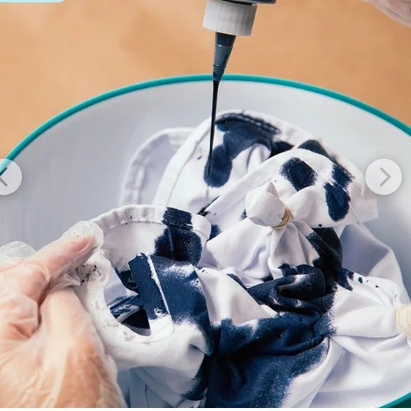 Doodle Crate - Shibori Messenger Bag - Picture 5 of 5